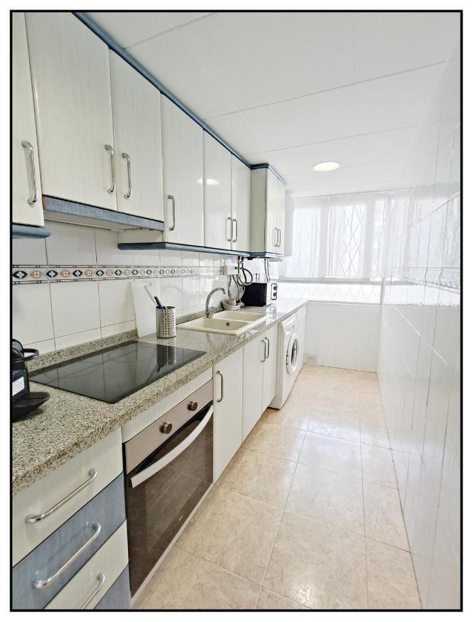 Apartamento Centrico Junto Al Mar - Wifi Free Салоу Екстер'єр фото